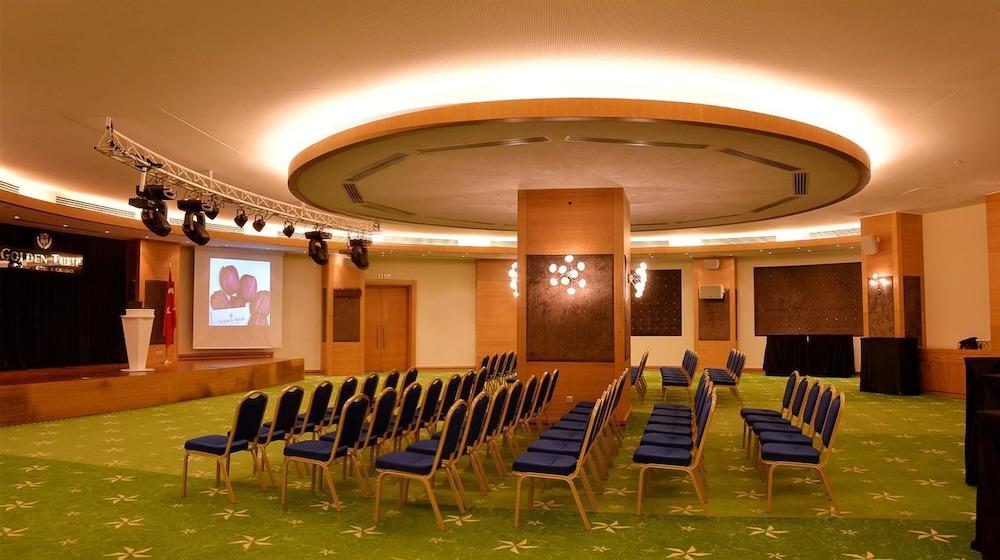 Grand Pasha Luxury Central Nicosia Hotel & Casino Bagian luar foto