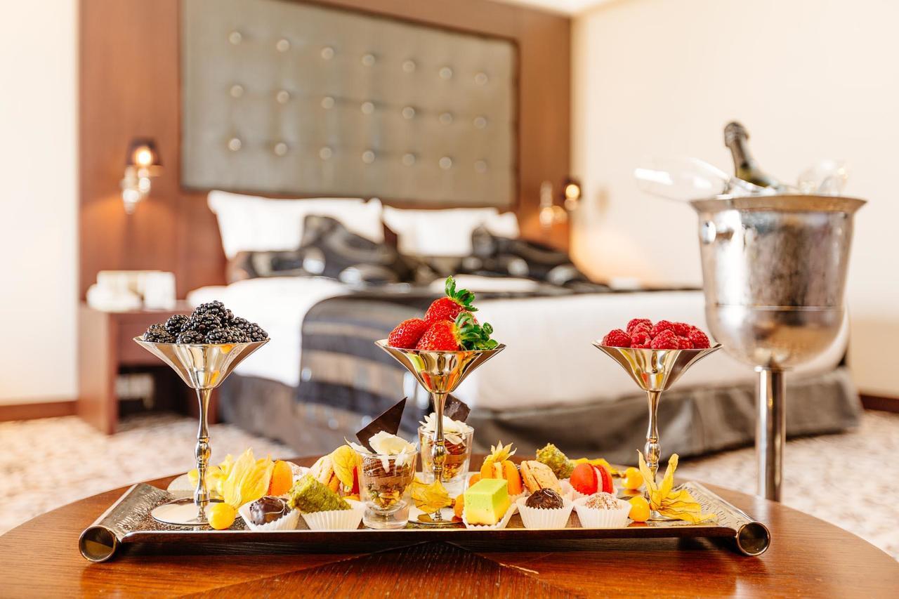 Grand Pasha Luxury Central Nicosia Hotel & Casino Bagian luar foto