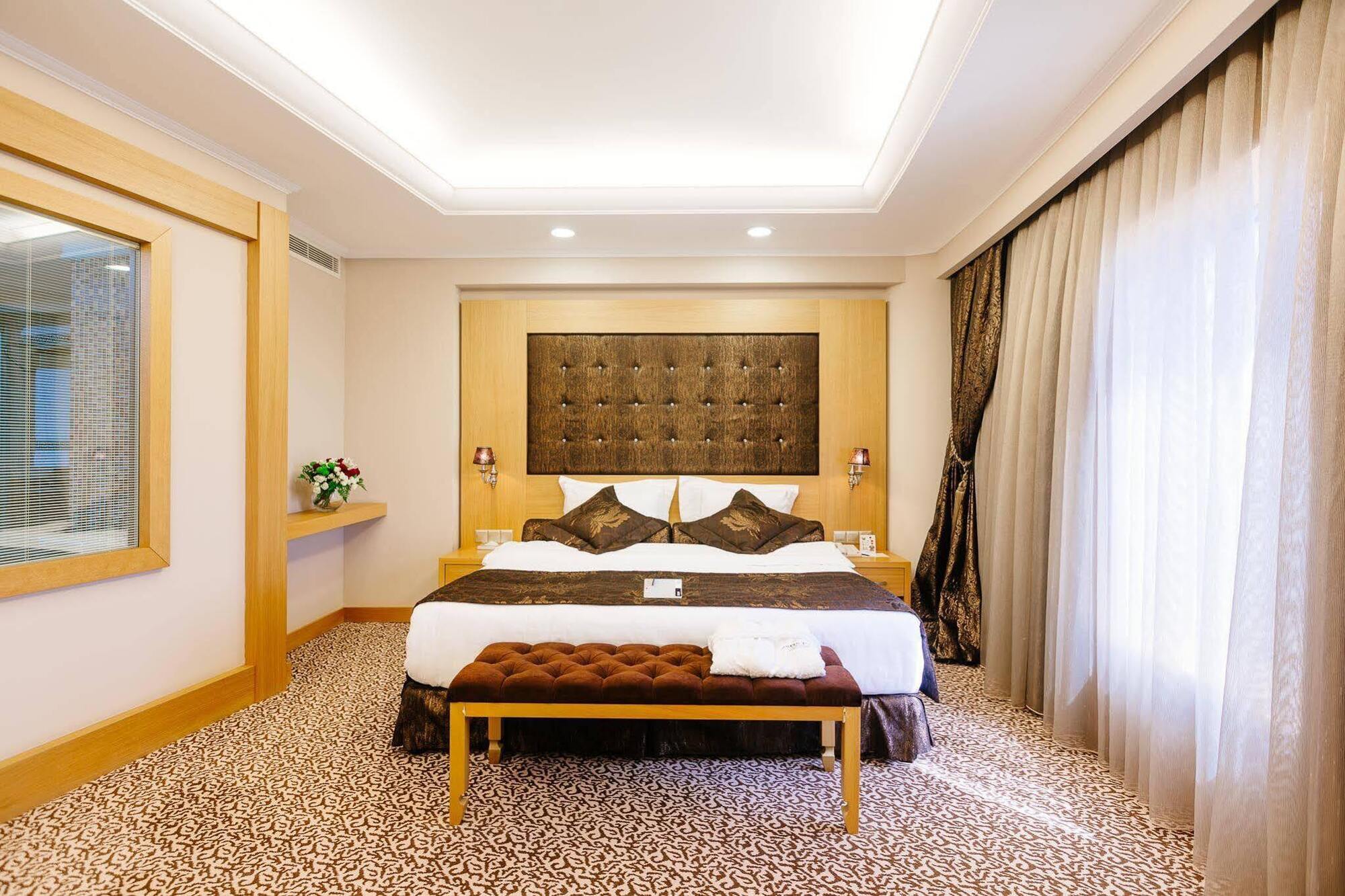 Grand Pasha Luxury Central Nicosia Hotel & Casino Bagian luar foto