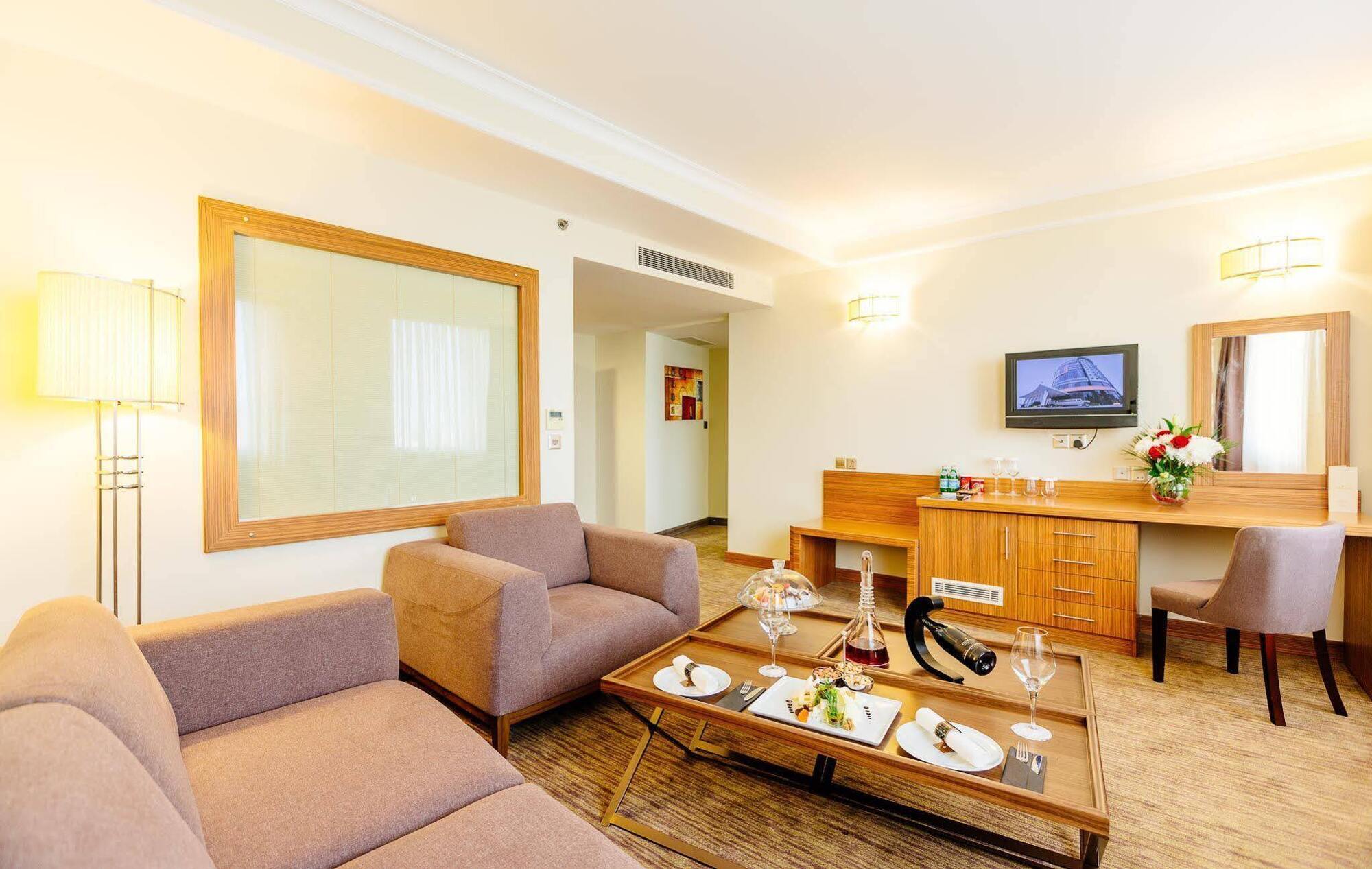 Grand Pasha Luxury Central Nicosia Hotel & Casino Bagian luar foto